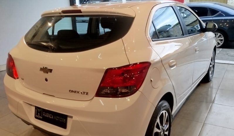 
								ONIX LTZ 1.4 cheio									