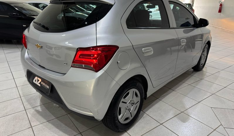 
								Onix Lt 1.0 2019 cheio									