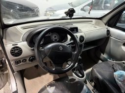 
										renault kangoo cheio									