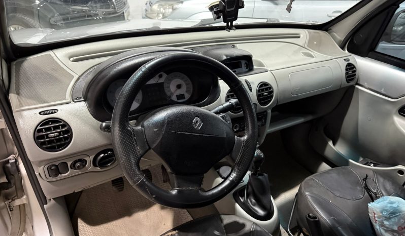 
								renault kangoo cheio									