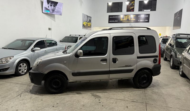
								renault kangoo cheio									