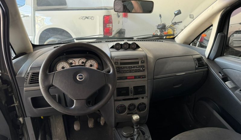 
								Fiat Idea cheio									