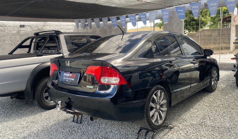 
								Honda Civic cheio									