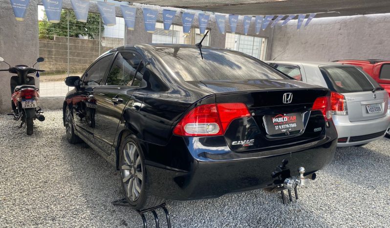 
								Honda Civic cheio									