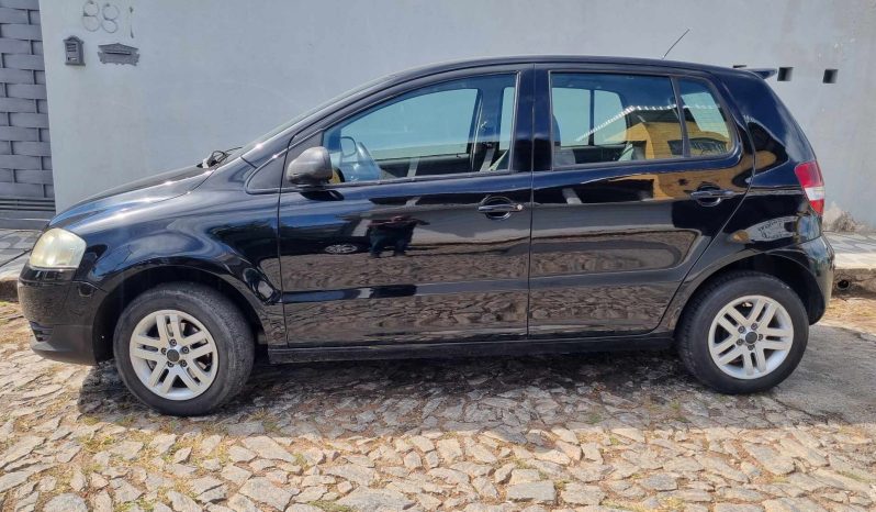 
								Volkswagen (VW) Fox 2010 Hatch Flex Preto 124000 cheio									