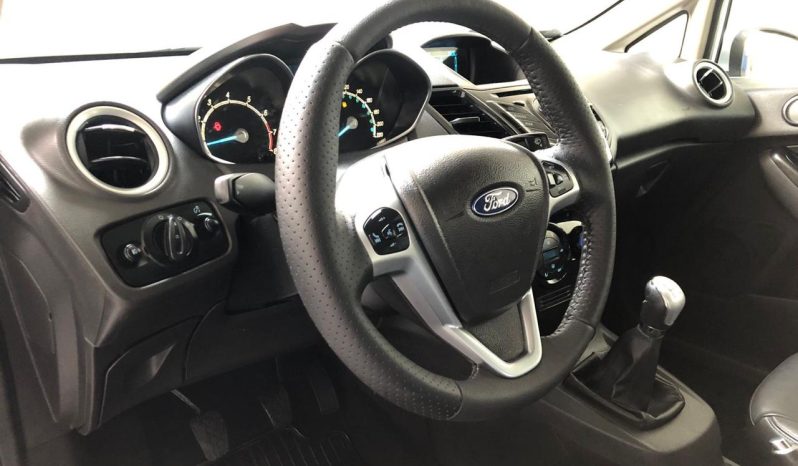 
								Ford New Fiesta cheio									