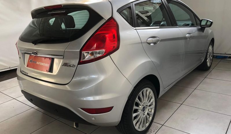 
								Ford New Fiesta cheio									