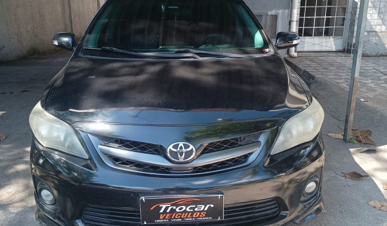 
								Toyota Corolla cheio									
