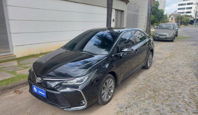 
								Toyota Corolla cheio									
