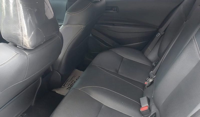 
								Toyota Corolla cheio									