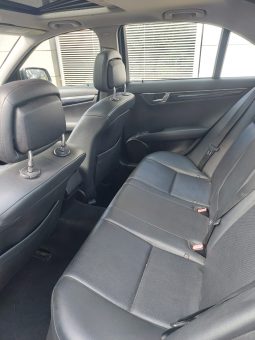 
										Mercedes C200 cheio									