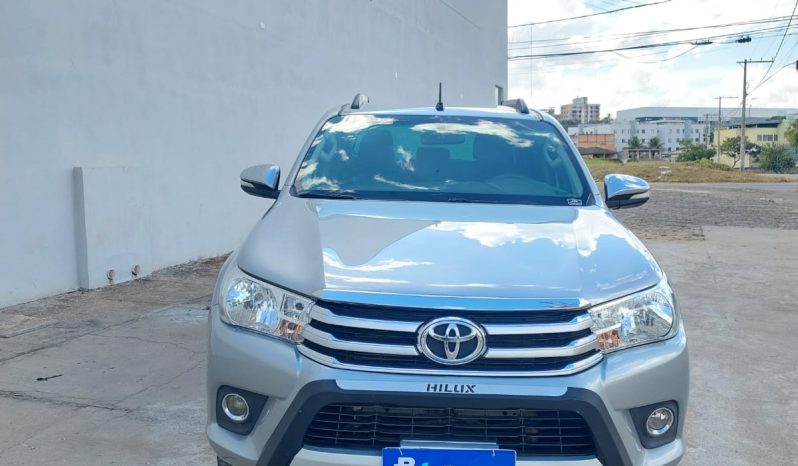 
								Toyota Hilux cheio									