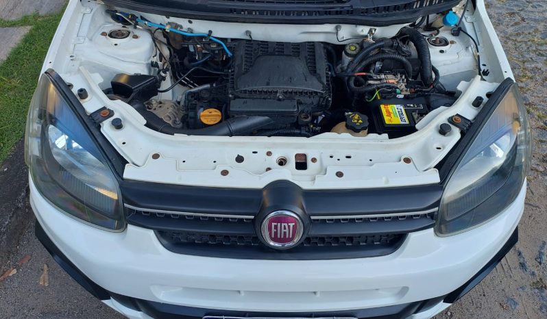 
								Fiat Uno Hatchback cheio									