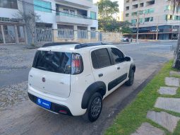 
										Fiat Uno Hatchback cheio									