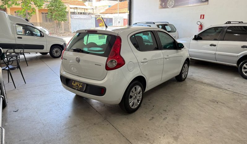 
								Fiat Palio 1.6 Essence cheio									