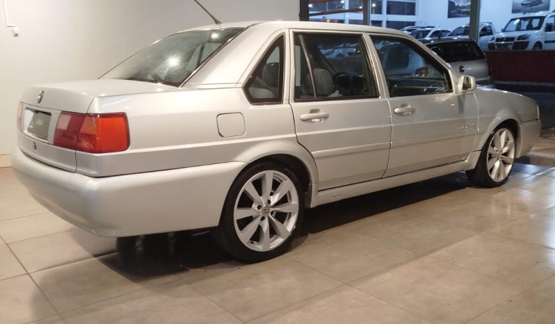 
								Santana 1.8 cheio									