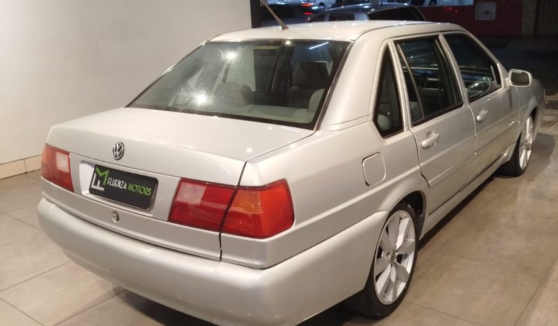 
								Santana 1.8 cheio									
