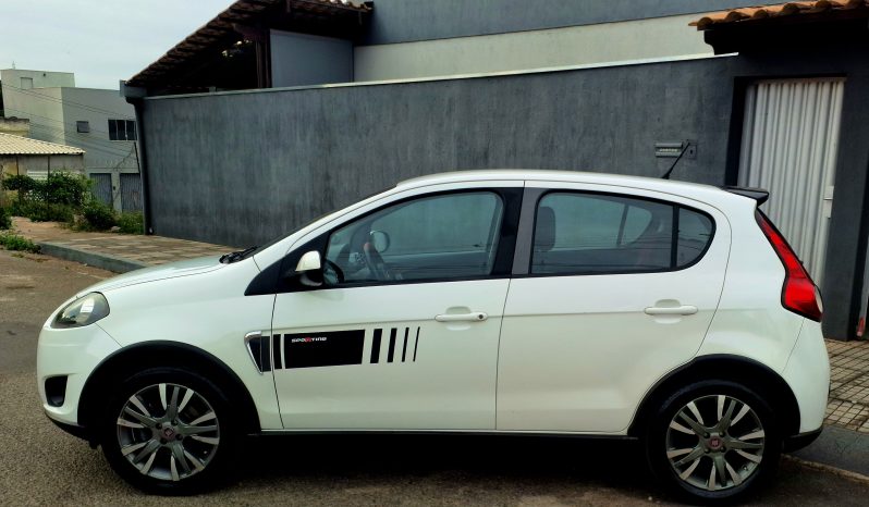 
								Fiat Palio Sporting cheio									