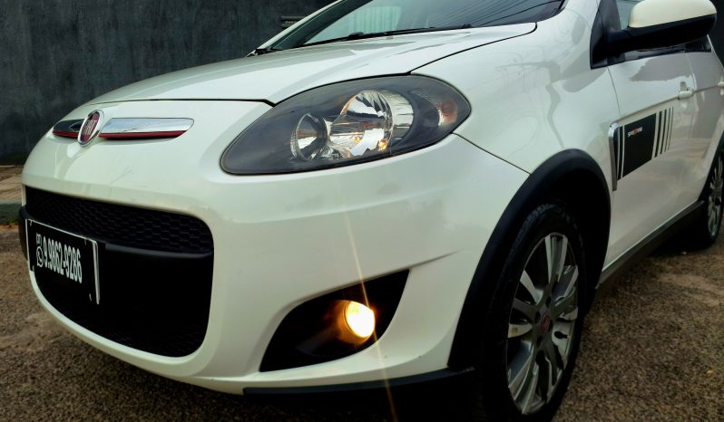 
								Fiat Palio Sporting cheio									