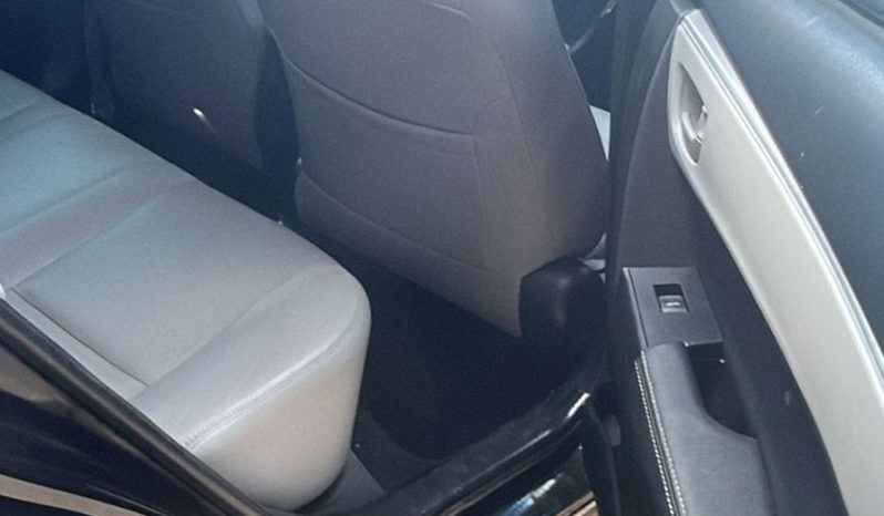 
								Toyota Corolla 2.0 cheio									
